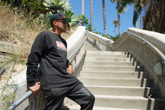 WOM Crew neck pullover - Image 2